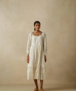 BunaStudio Antique White Scallop Tier Dress Midi Dresses