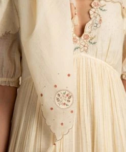 BunaStudio Lazy Daisy Scarf